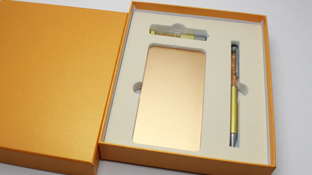 U盤16GB、移動電源、筆黃金組合3件套